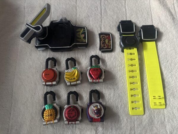 Kamen Rider Gaim Sengoku Driver With 6 Lock Seeds F/S-M501 from japan Rare  Good
