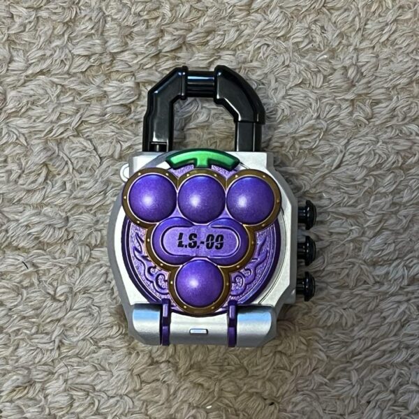 Kamen Rider Gaim Grape Lockseed F/S-M501 from japan Rare  Good condition