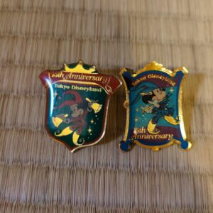 Tokyo Disneyland 15Th Anniversary Pin Badge F/S-M503 from japan Rare  Good condi