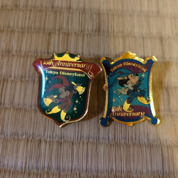 Tokyo Disneyland 15Th Anniversary Pin Badge F/S-M503 from japan Rare  Good condi