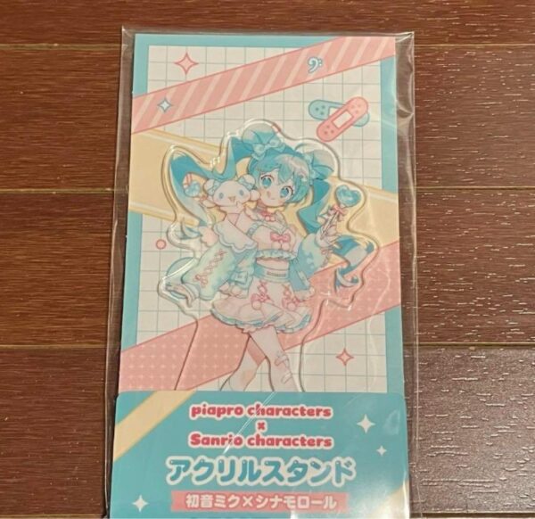 Familymart Limited Pierpro Sanrio Acrylic Stand Hatsune Miku Cinnamoroll F/S-M50