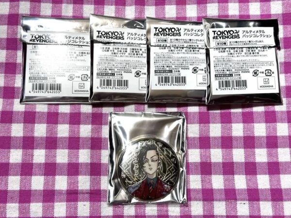 Tokyo Revengers Tolibe Original Art Exhibition Ultimate Metal Badge Can Kui Coco