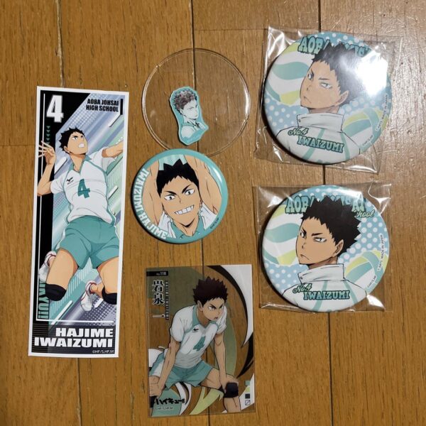 Haikyu Iwaizumi Kazu Can Badge Set Of 4 F/S-M501 from japan Rare  Good condition
