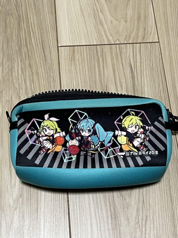 Hatsune Miku Magical Mirai 2018 Zip Pouch Osaka Ver. F/S-M501 from japan Rare  G