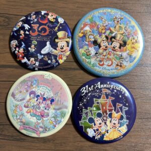 Tokyo Disney Resort Commemorative Badge Set F/S-M503 from japan Rare  Good condi