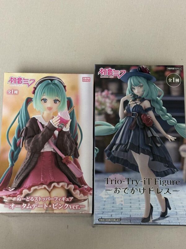 Hatsune Miku Series Figures In Total 2 Types F/S-M501 from japan Rare  Good cond