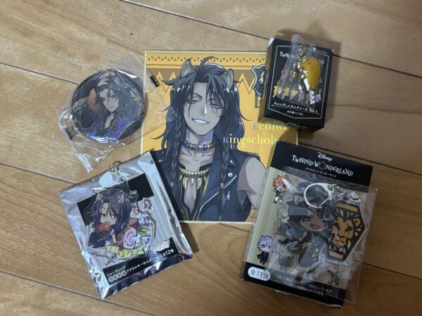 Twisted Wonderland Leona Kings Color Goods Set F/S-M503 from japan Rare  Good co