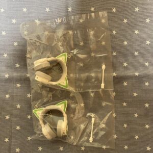 Cat Ear Headphones Miniature Charm White 2 Piece Gacha F/S-M503 from japan Rare